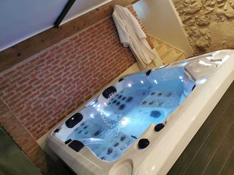 Gite Le Jardin Secret Et Gite Au Temps Suspendu Montpezat  Bagian luar foto
